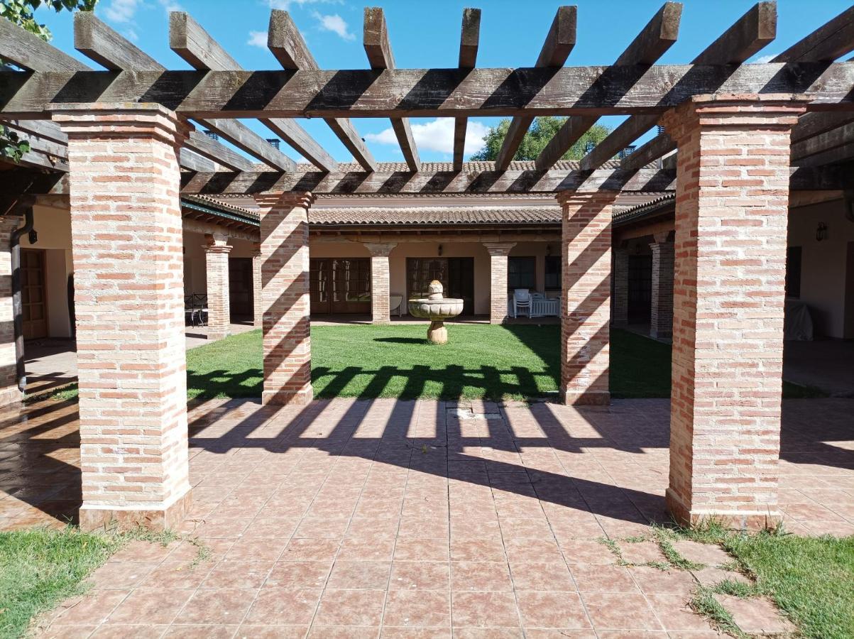 Casas Olmo Y Fresno Jardin Y Piscina A 17 Kilometros De Salamanca Exteriör bild