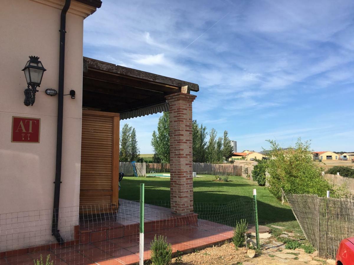 Casas Olmo Y Fresno Jardin Y Piscina A 17 Kilometros De Salamanca Exteriör bild