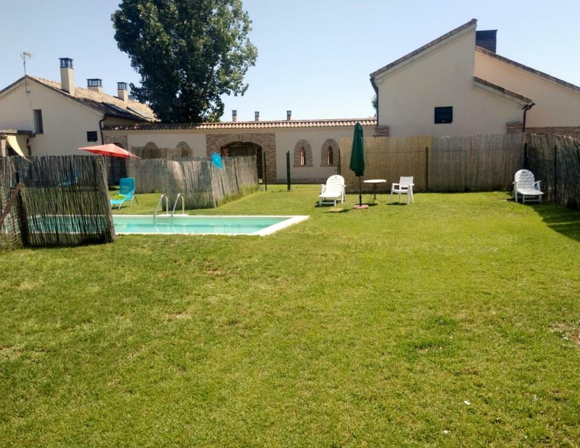 Casas Olmo Y Fresno Jardin Y Piscina A 17 Kilometros De Salamanca Exteriör bild
